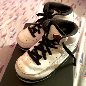 Toddler Jordan Sneakers ( 2’s) For Sale